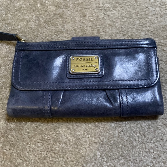 Fossil Handbags - Fossil Long Live Vintage Wallet